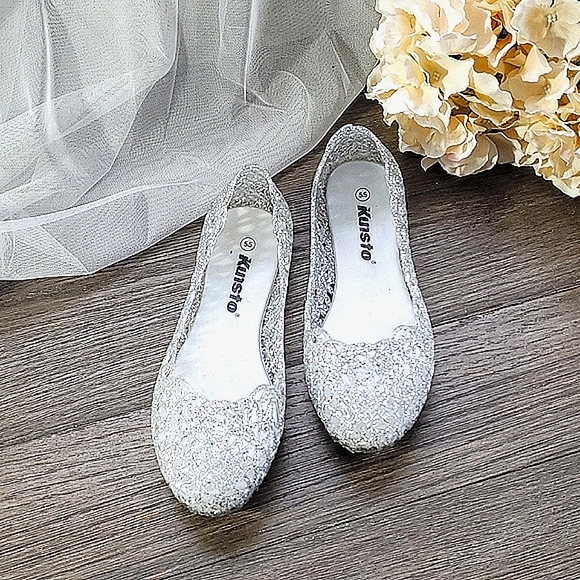 Kunsto | Shoes | Silver Jelly Sandal Flats | Poshmark